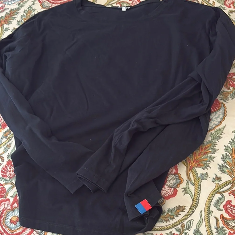 KULE The Modern Long Black Tee - Picture 7 of 9